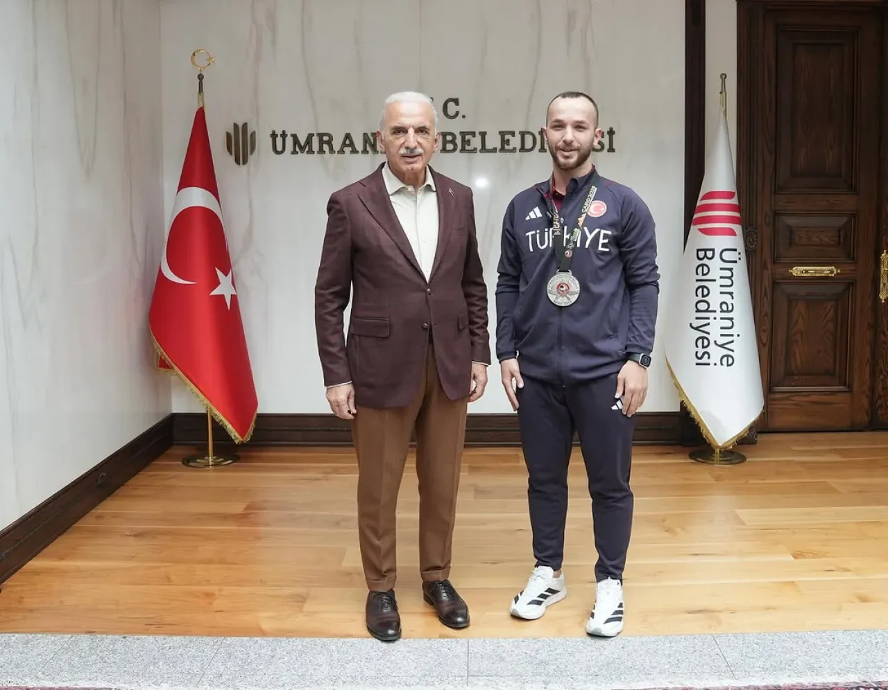 Ümraniye Belediyesi, Dünya İkincisi Karateci Hasan Arslan'ı Ağırladı Ümraniye Belediyesi, Dünya İkincisi Karateci Hasan Arslan'ı Ağırladı