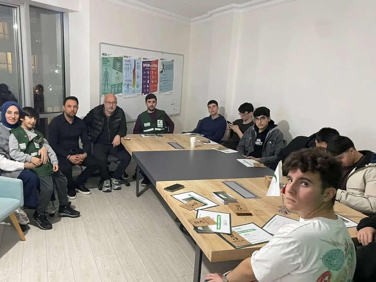Yeşilay Sancaktepe Şubesi, Dünya Gönüllüler Günü'nü Kutladı Yeşilay Sancaktepe Şubesi, Dünya Gönüllüler Günü'nü Kutladı