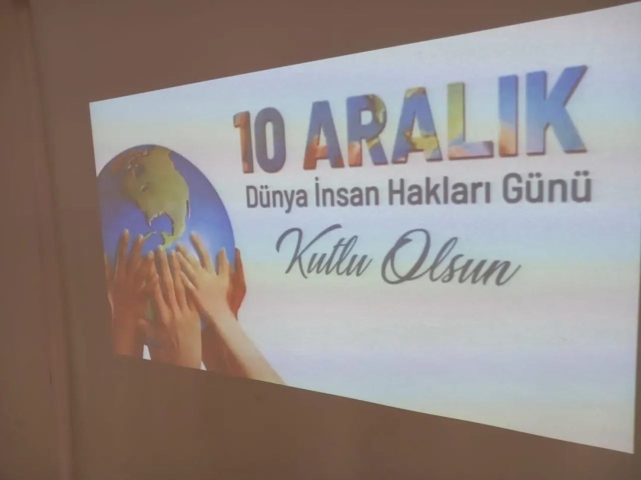 Çayırova'da Dünya İnsan Hakları Günü'nde Anlamlı Farkındalık Etkinliği Çayırova'da Dünya İnsan Hakları Günü'nde Anlamlı Farkındalık Etkinliği