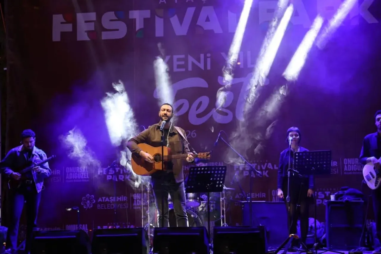 Ataşehir Festival Park'ta Yeni Yıl Coşkusu Başladı Ataşehir Festival Park'ta Yeni Yıl Coşkusu Başladı