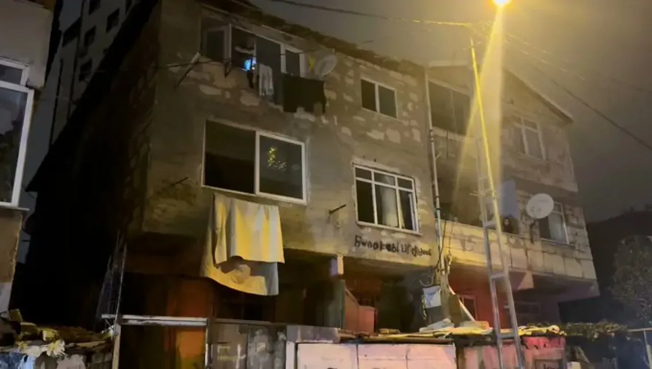Pendik'teki Yangında 4 Çocuk Zarar Gördü: 3'ü Hayatını Kaybetti Pendik'teki Yangında 4 Çocuk Zarar Gördü: 3'ü Hayatını Kaybetti