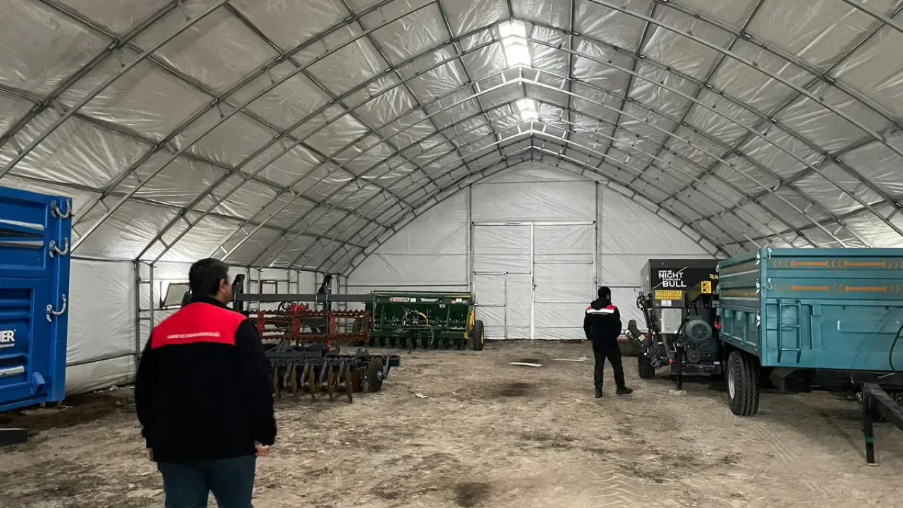 Konya'da Çiftçilere Portatif Çadır Ağıl Desteği Konya'da Çiftçilere Portatif Çadır Ağıl Desteği