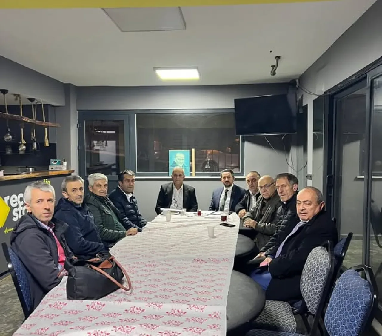 AK Parti Beşiktaş Teşkilatı, Levazım ve Ortaköy'de Yönetim Toplantısı Gerçekleştirdi AK Parti Beşiktaş Teşkilatı, Levazım ve Ortaköy'de Yönetim Toplantısı Gerçekleştirdi