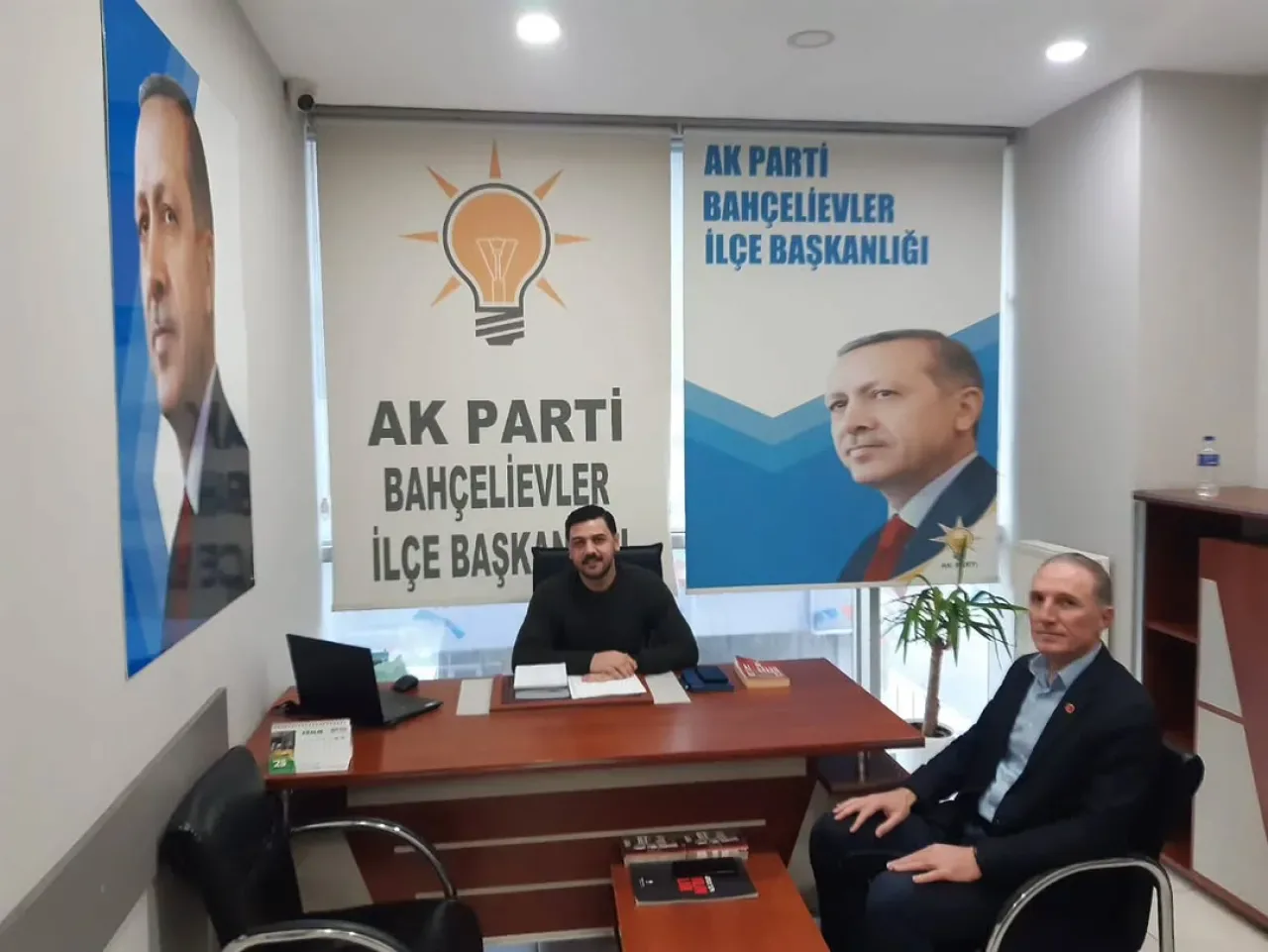 AK Parti Bahçelievler İlçe Başkanlığı'nda Nöbetçi Vekiller İletişime Açık AK Parti Bahçelievler İlçe Başkanlığı'nda Nöbetçi Vekiller İletişime Açık