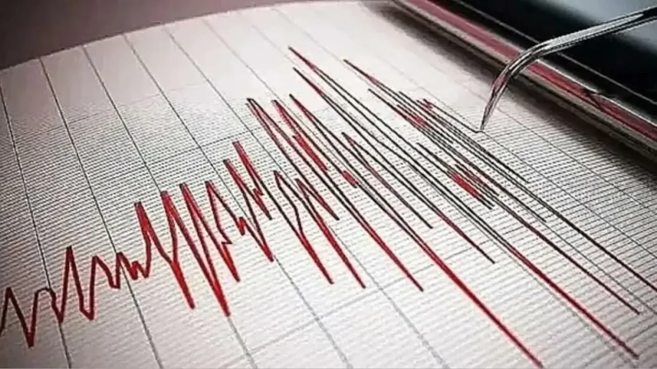 Balıkesir Sındırgı'da 4.9 Büyüklüğünde Deprem Meydana Geldi Balıkesir Sındırgı'da 4.9 Büyüklüğünde Deprem Meydana Geldi
