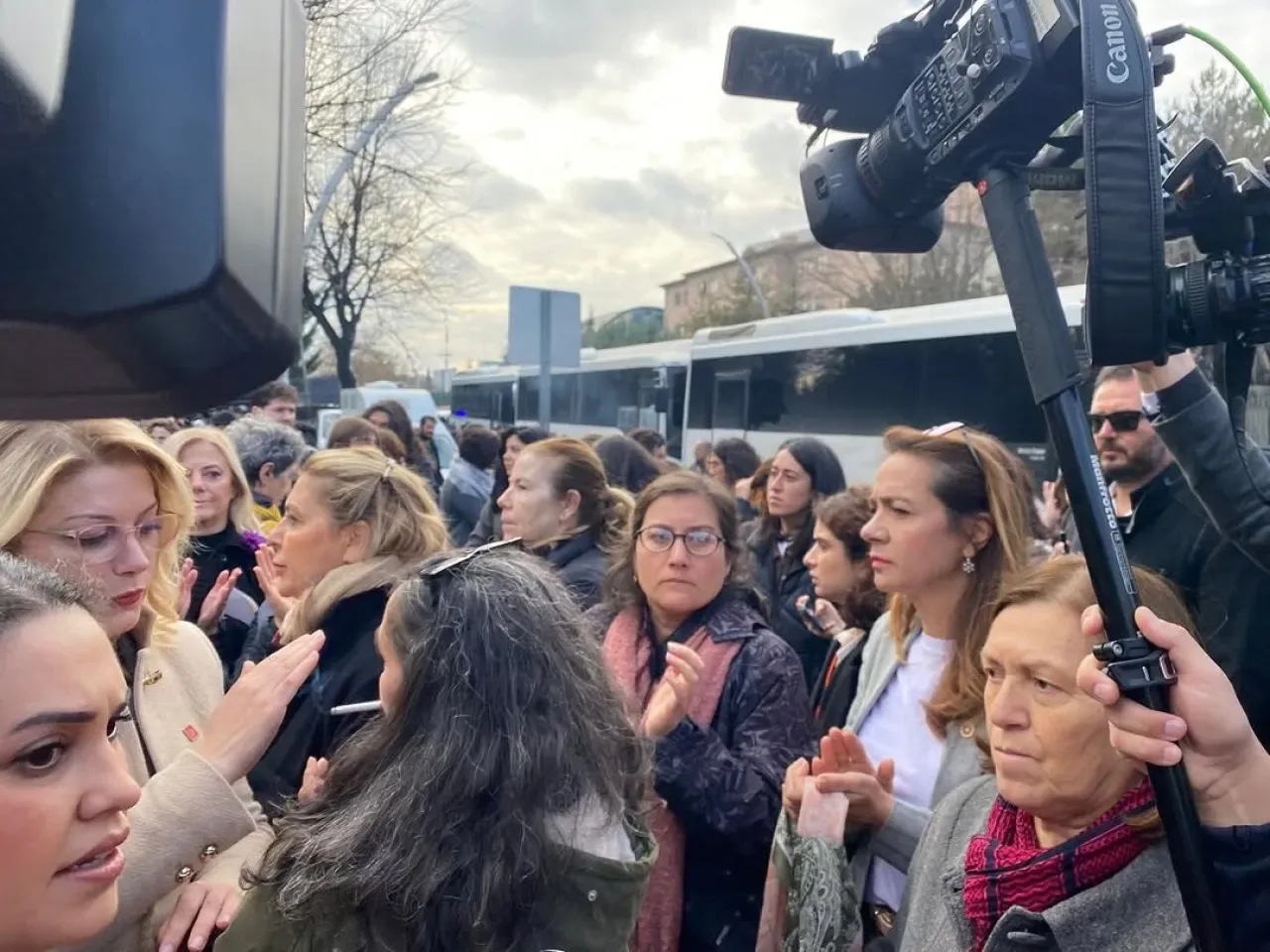 CHP'li İlgezdi'den Çocuk İstismarı Skandalına İlişkin Sert Açıklama: "Tuz Kokmuştur" CHP'li İlgezdi'den Çocuk İstismarı Skandalına İlişkin Sert Açıklama: "Tuz Kokmuştur"