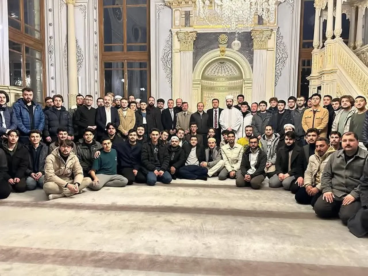 Şişli'de Üniversitelilere Yönelik Sabah Namazı Buluşması ve Kahvaltı Etkinliği Düzenlendi Şişli'de Üniversitelilere Yönelik Sabah Namazı Buluşması ve Kahvaltı Etkinliği Düzenlendi
