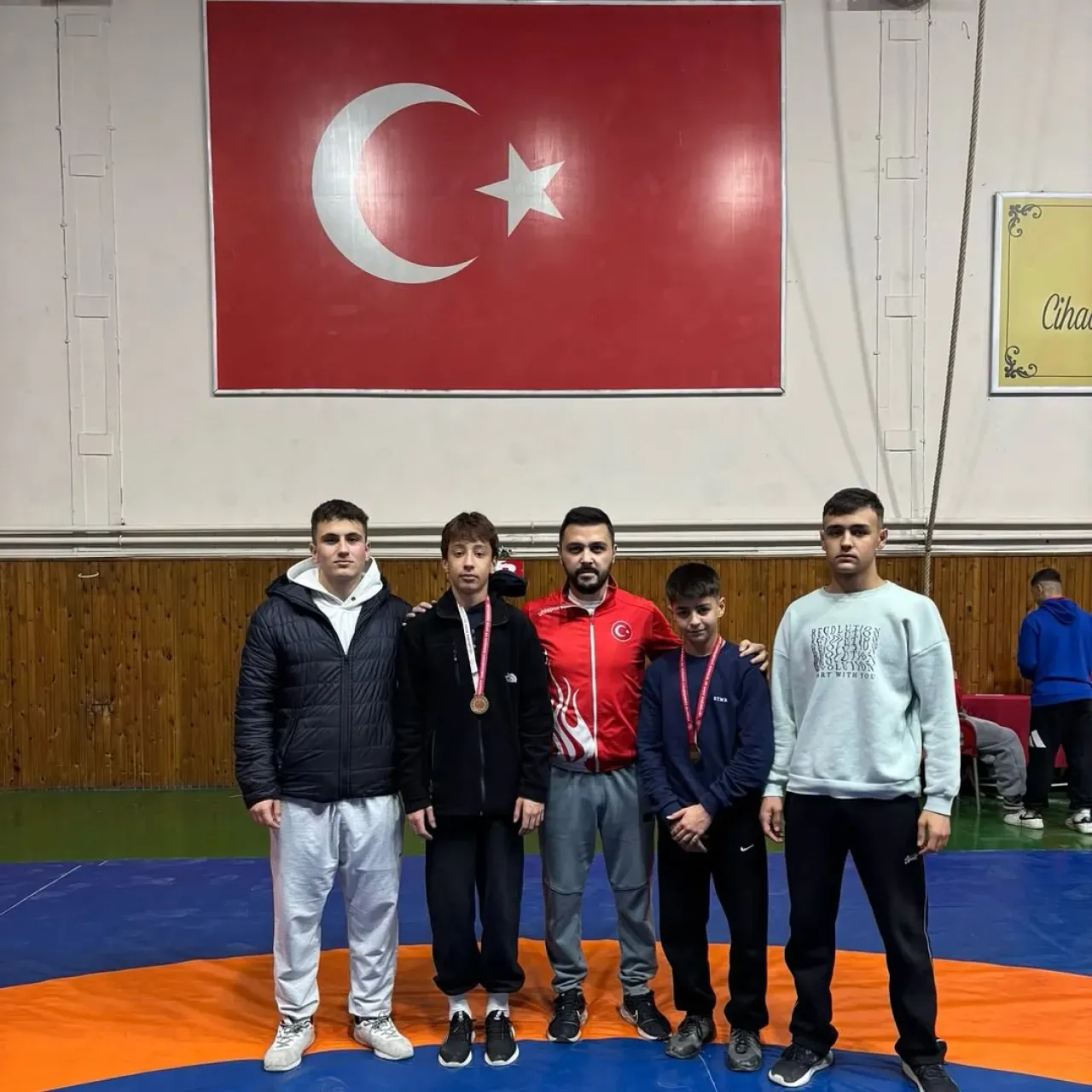 Kızılcahamam Belediyesi Güreşçileri Ankara'da Madalya Yağdırdı Kızılcahamam Belediyesi Güreşçileri Ankara'da Madalya Yağdırdı