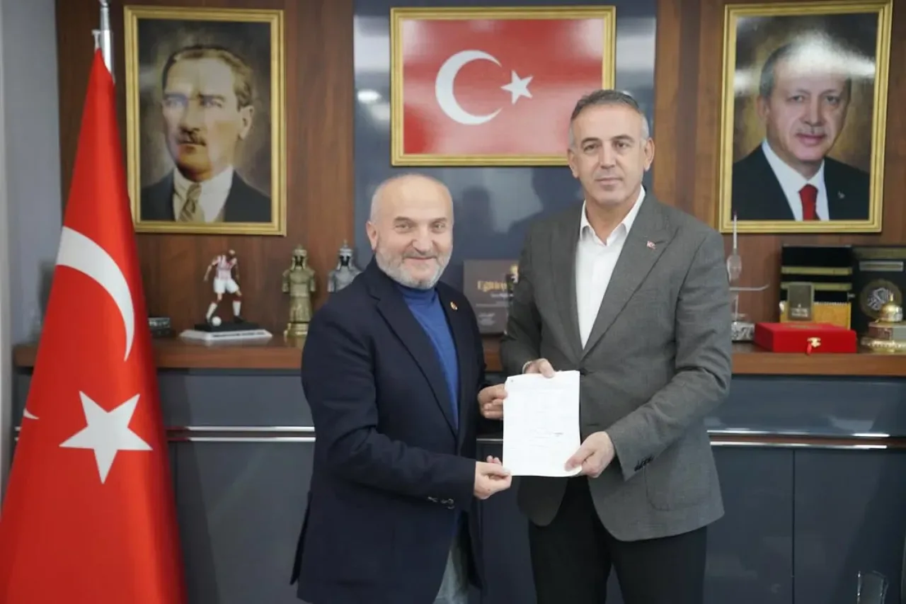 AK Parti Ümraniye'de Yeni Üye Kayıtlarına İlgi Artıyor AK Parti Ümraniye'de Yeni Üye Kayıtlarına İlgi Artıyor