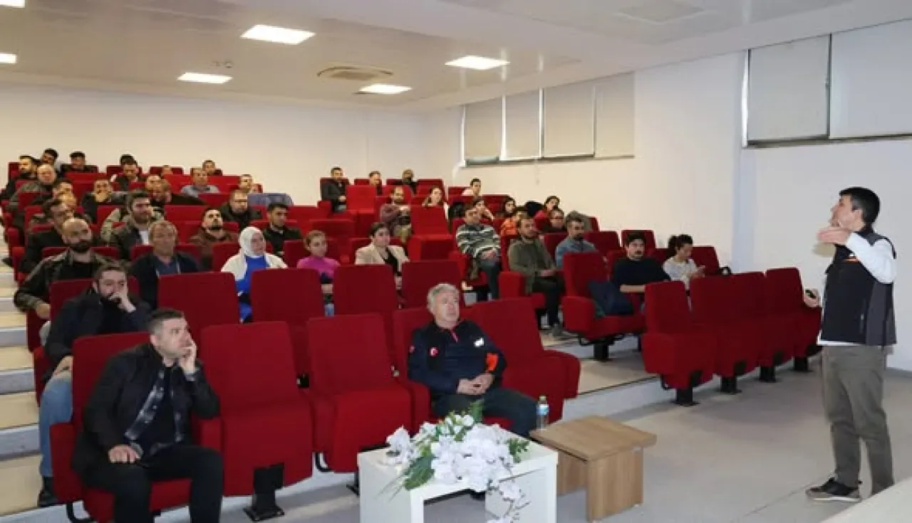 Adana ATÜ'de AFAD İş Birliğiyle Acil Durum Ekipleri Eğitimi Adana ATÜ'de AFAD İş Birliğiyle Acil Durum Ekipleri Eğitimi