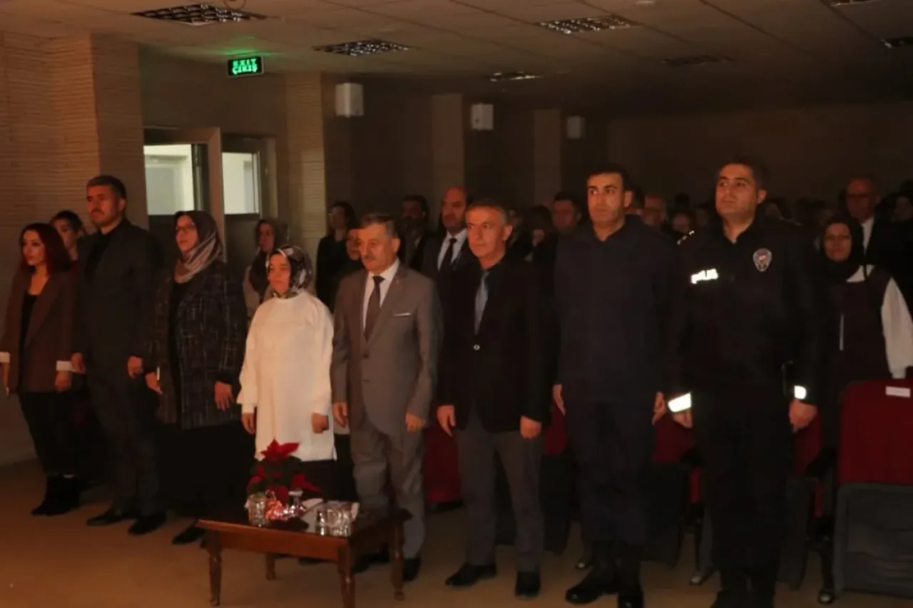 Elmadağ'da Mevlana Haftası Anma Programı Düzenlendi Elmadağ'da Mevlana Haftası Anma Programı Düzenlendi