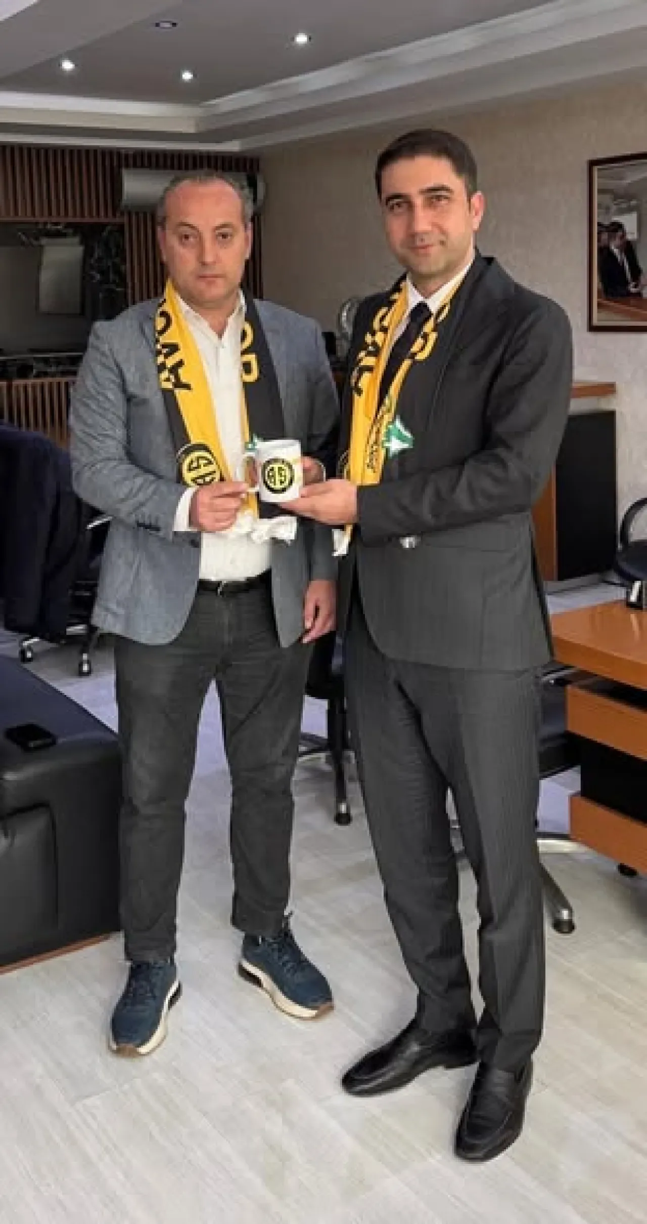 Avcılar Spor Başkanı Erkut Kısa, Wilco Group CEO'su Mehmet Avcı'yı Ziyaret Etti Avcılar Spor Başkanı Erkut Kısa, Wilco Group CEO'su Mehmet Avcı'yı Ziyaret Etti