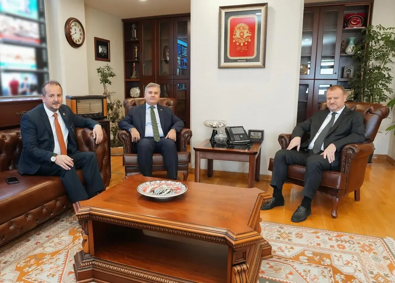 RTÜK Başkanı Mehmet Daniş'e Ziyaret ve Hayırlı Olsun Mesajı RTÜK Başkanı Mehmet Daniş'e Ziyaret ve Hayırlı Olsun Mesajı