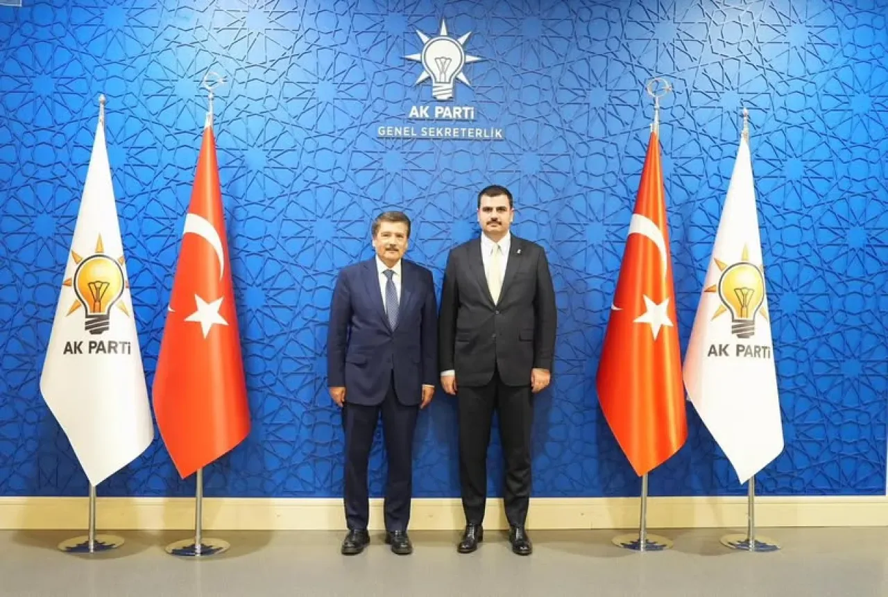 AK Parti Genel Sekreteri İnan, Antalya Milletvekili Çelik'i Ziyaret Etti AK Parti Genel Sekreteri İnan, Antalya Milletvekili Çelik'i Ziyaret Etti