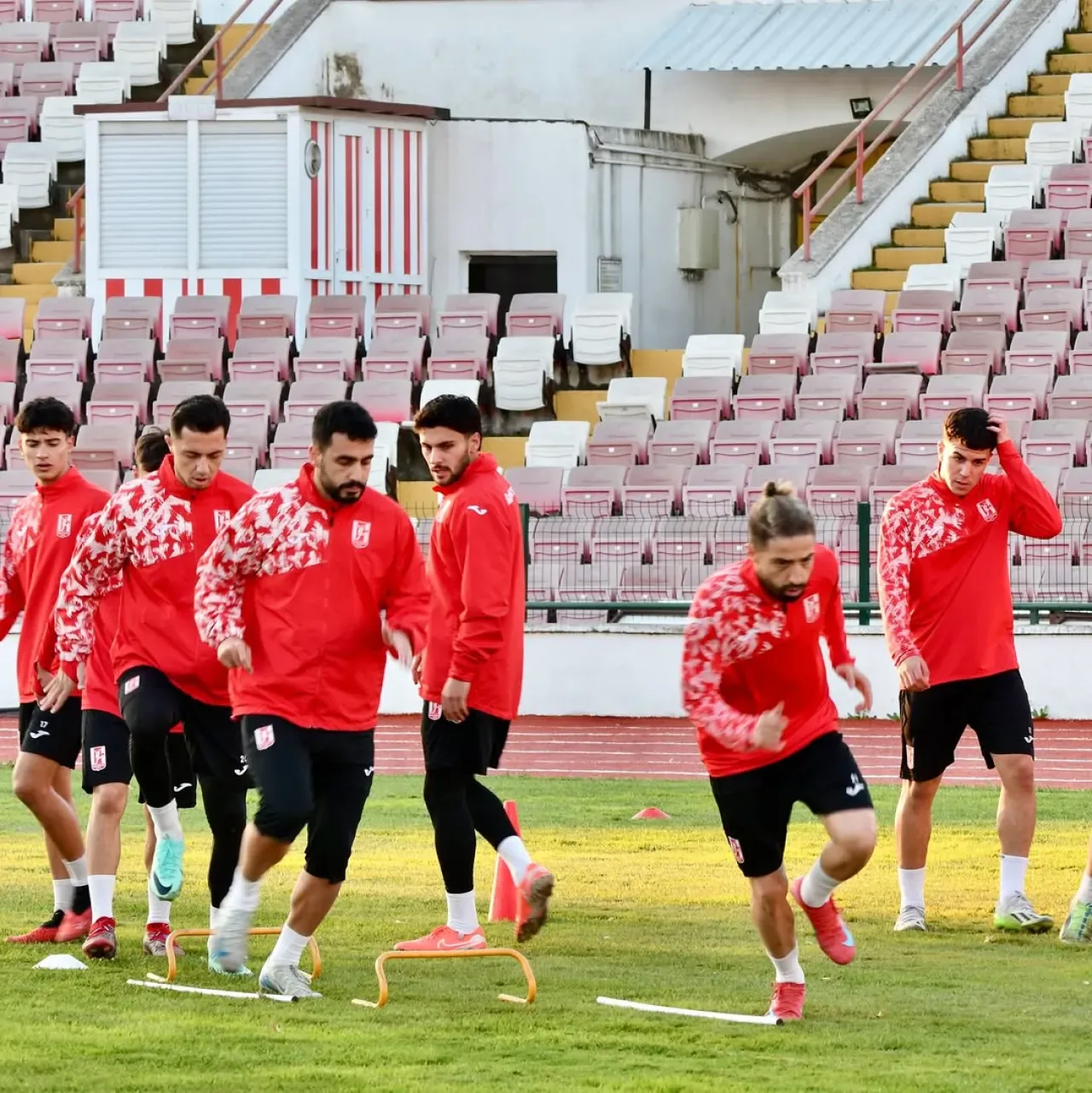 Balıkesirspor, Denizli İdmanyurdu Maçı Hazırlıklarına Atatürk Stadı'nda Devam Etti Balıkesirspor, Denizli İdmanyurdu Maçı Hazırlıklarına Atatürk Stadı'nda Devam Etti