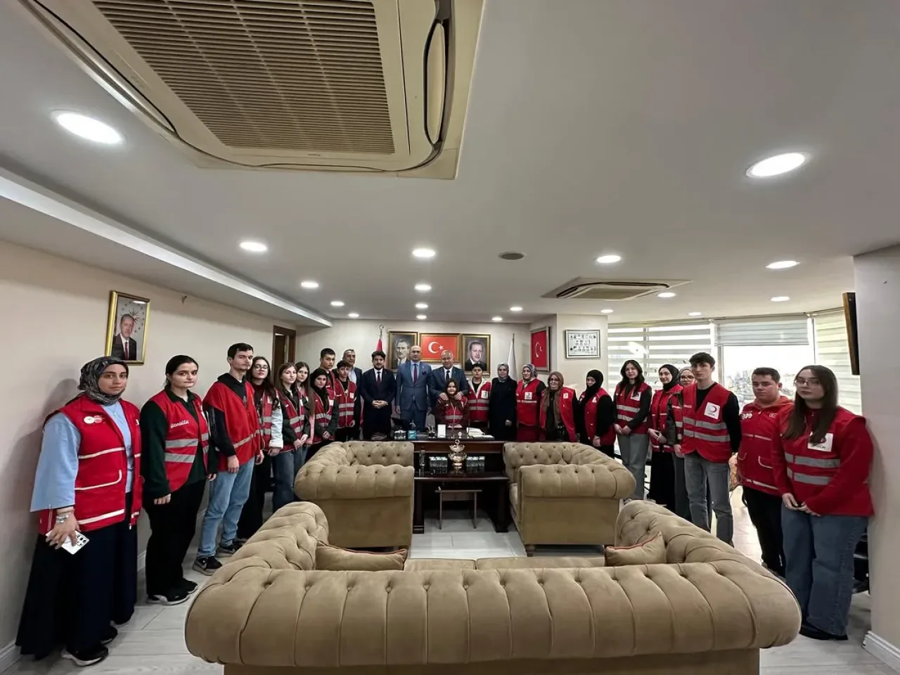 Gaziosmanpaşa'da AK Parti ve Kızılay İş Birliği Güçleniyor Gaziosmanpaşa'da AK Parti ve Kızılay İş Birliği Güçleniyor