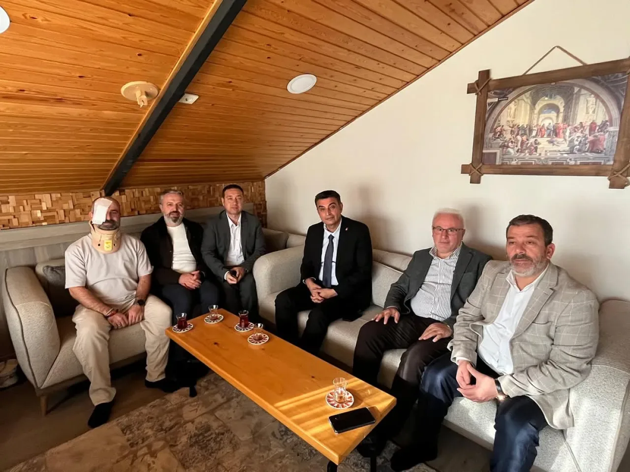 Kağıthane Kaymakamı, Trafik Kazası Geçiren Vakıf Üyesini Ziyaret Etti Kağıthane Kaymakamı, Trafik Kazası Geçiren Vakıf Üyesini Ziyaret Etti