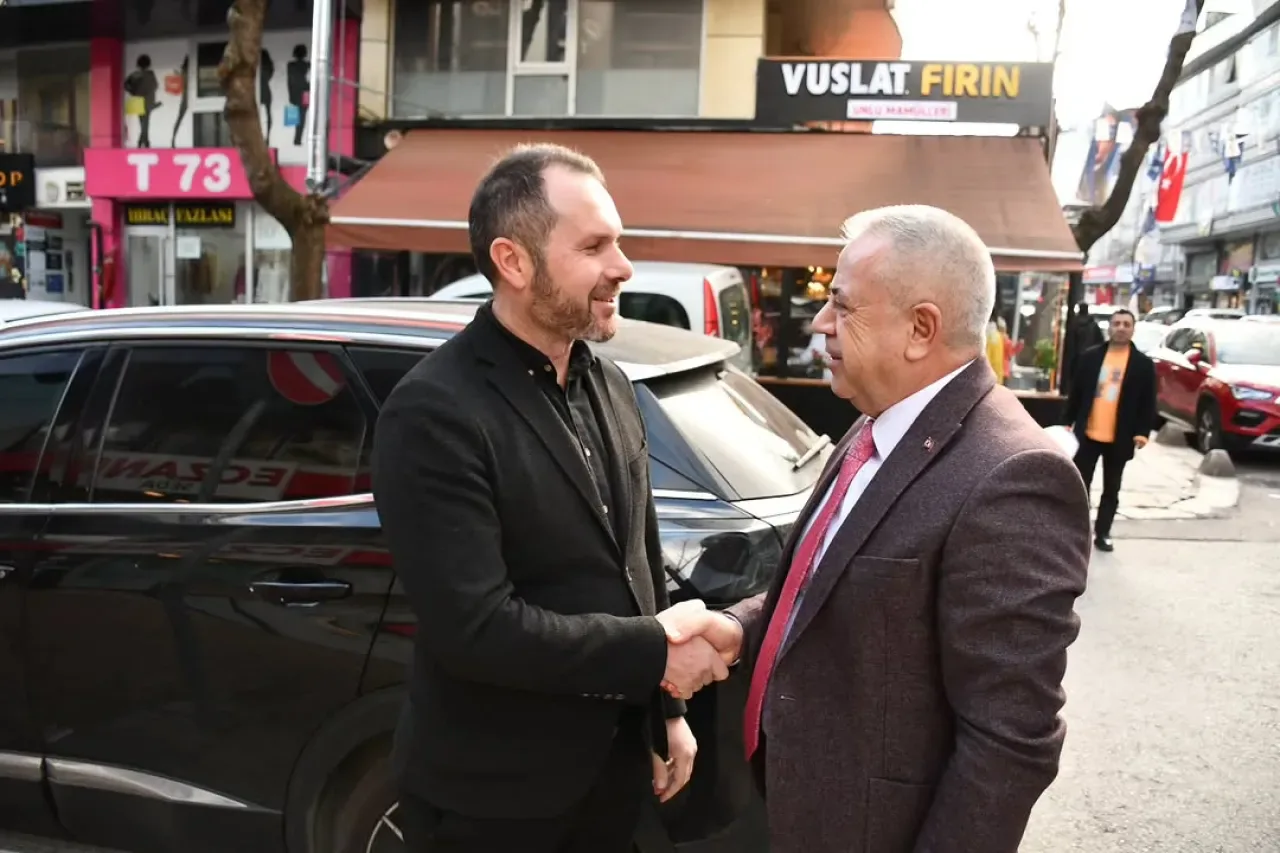 Çekmeköy Kaymakamı Resul Çelik, Yeşilay Şubesini Ziyaret Etti Çekmeköy Kaymakamı Resul Çelik, Yeşilay Şubesini Ziyaret Etti