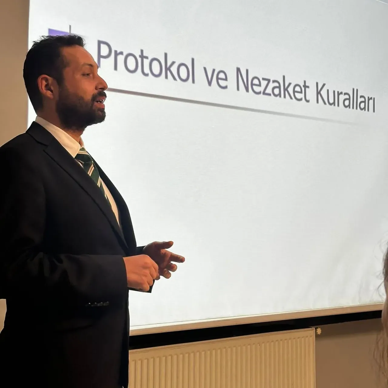 Sancaktepe CHP'de Protokol Kuralları Eğitimi Düzenlendi Sancaktepe CHP'de Protokol Kuralları Eğitimi Düzenlendi