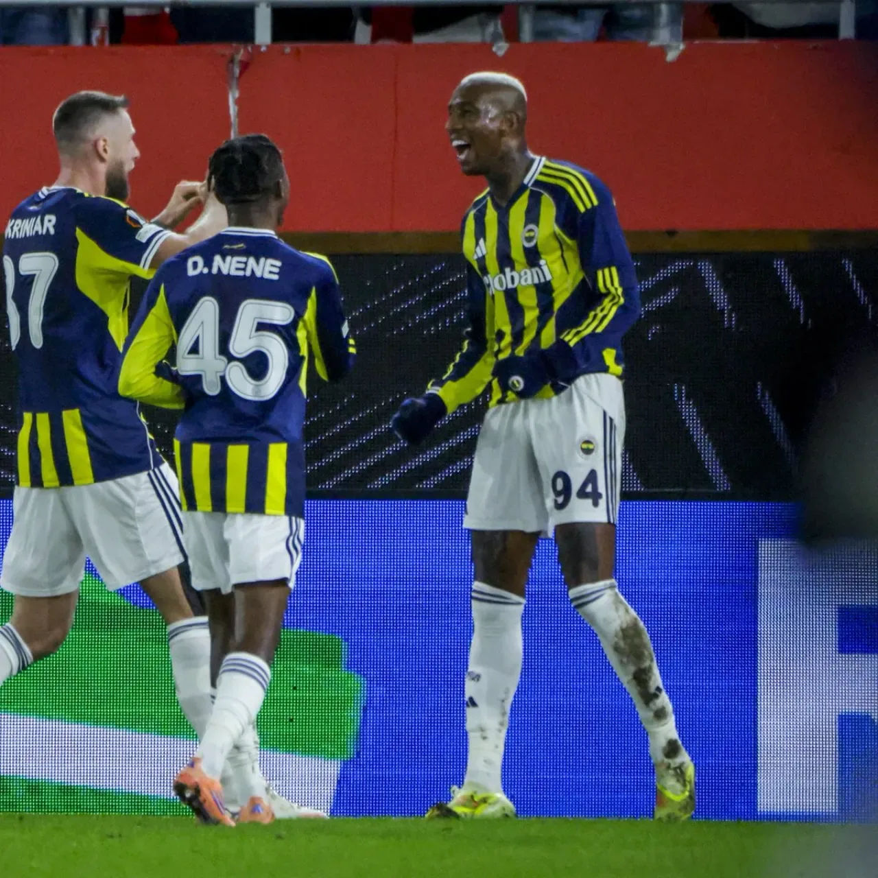 Anderson Talisca'dan Hat-Trick Performansı: Brann Maçına Damga Vurdu Anderson Talisca'dan Hat-Trick Performansı: Brann Maçına Damga Vurdu