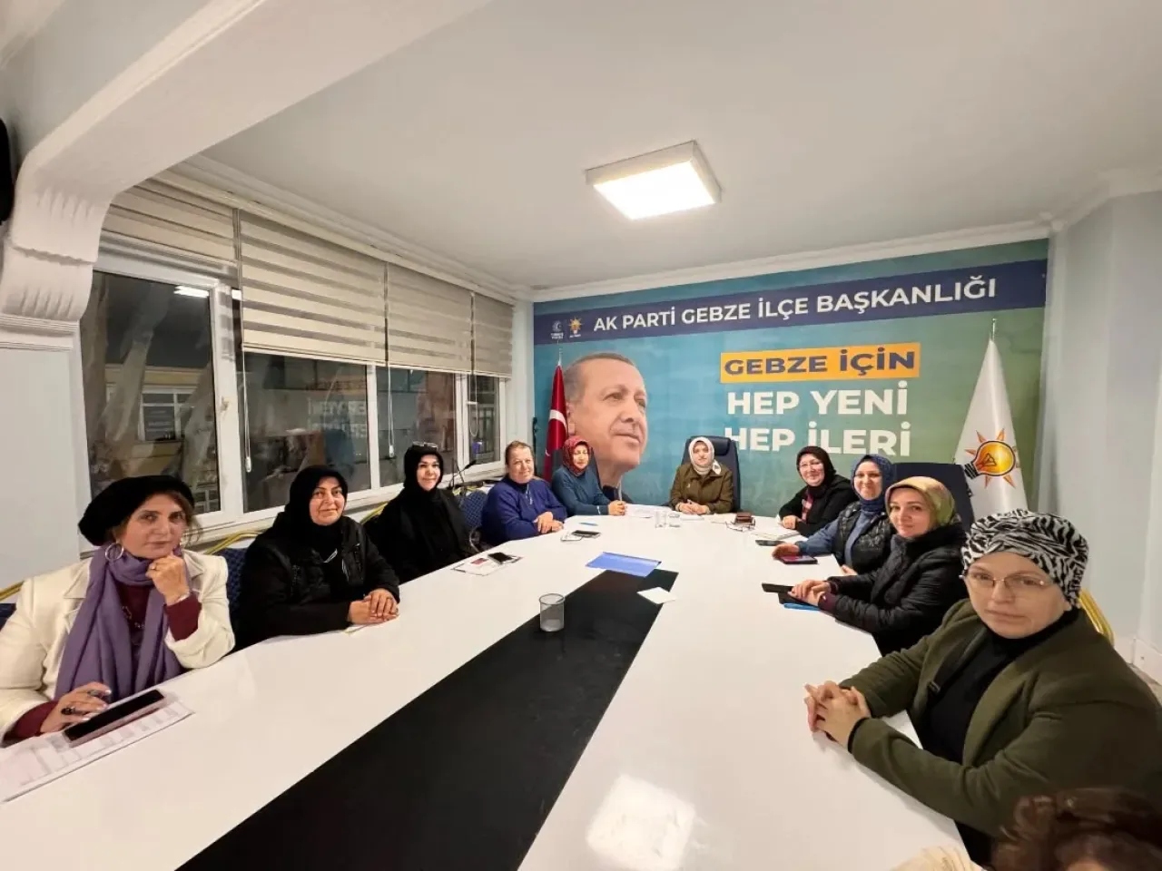 Gebze'de Ak Kadın Yönetimi Haftalık Toplantısını Gerçekleştirdi Gebze'de Ak Kadın Yönetimi Haftalık Toplantısını Gerçekleştirdi