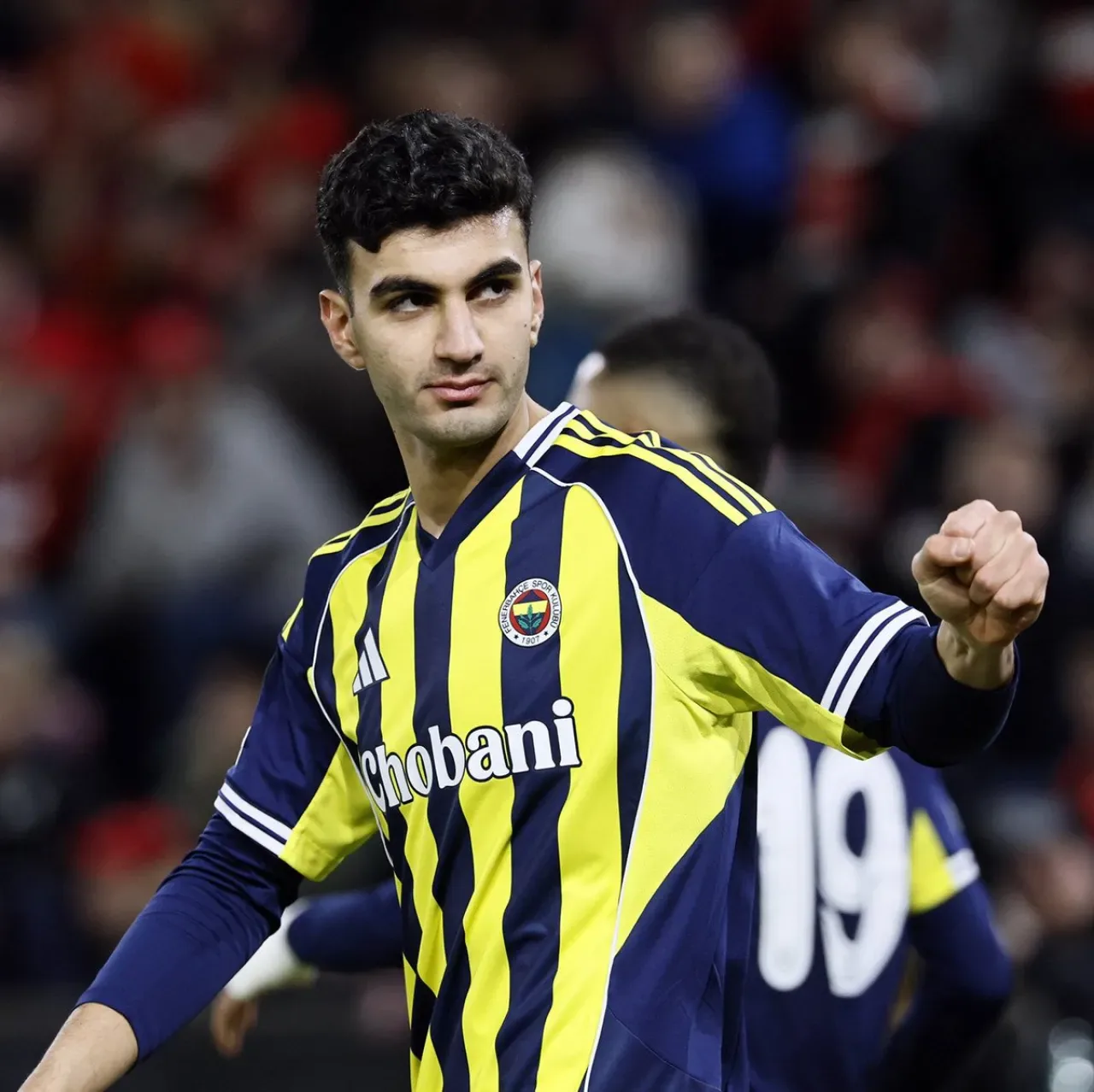 Yiğit Efe Demir: "Fenerbahçe'de Hangi Pozisyonda Olursam Olsun Oynamak Gurur Verici" Yiğit Efe Demir: "Fenerbahçe'de Hangi Pozisyonda Olursam Olsun Oynamak Gurur Verici"