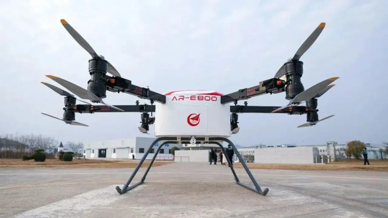 Çin'in AR-E800 eVTOL Kargo Drone'u İlk Uçuşunu Başarıyla Tamamladı Çin'in AR-E800 eVTOL Kargo Drone'u İlk Uçuşunu Başarıyla Tamamladı