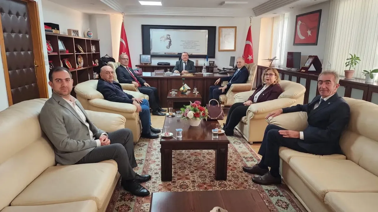 İYİ Parti Muratpaşa İlçe Başkanı, Kaymakam İhsan Kara'yı Ziyaret Etti İYİ Parti Muratpaşa İlçe Başkanı, Kaymakam İhsan Kara'yı Ziyaret Etti