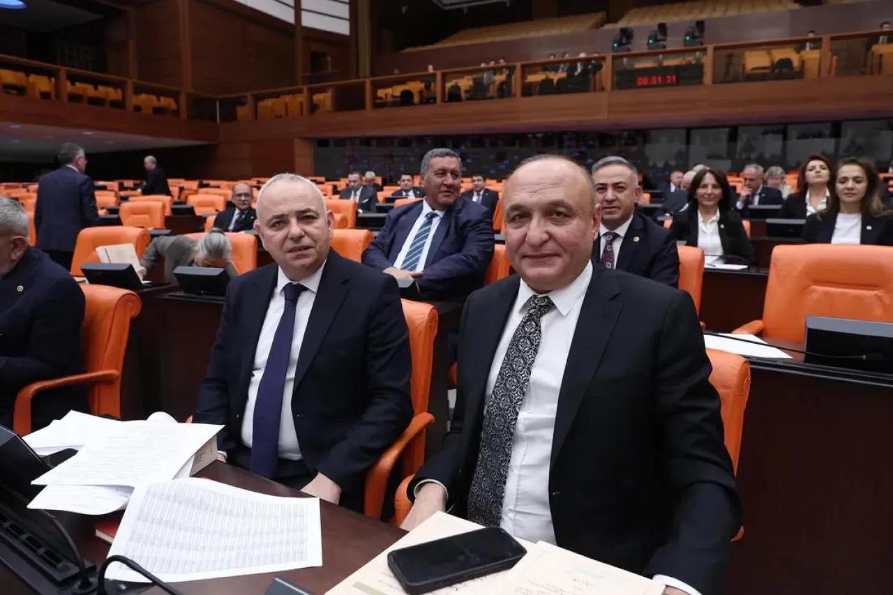 Yardımcı Hizmetler Sınıfı'nda Adalet Arayışı: Statü Değişikliği Talebi Yardımcı Hizmetler Sınıfı'nda Adalet Arayışı: Statü Değişikliği Talebi