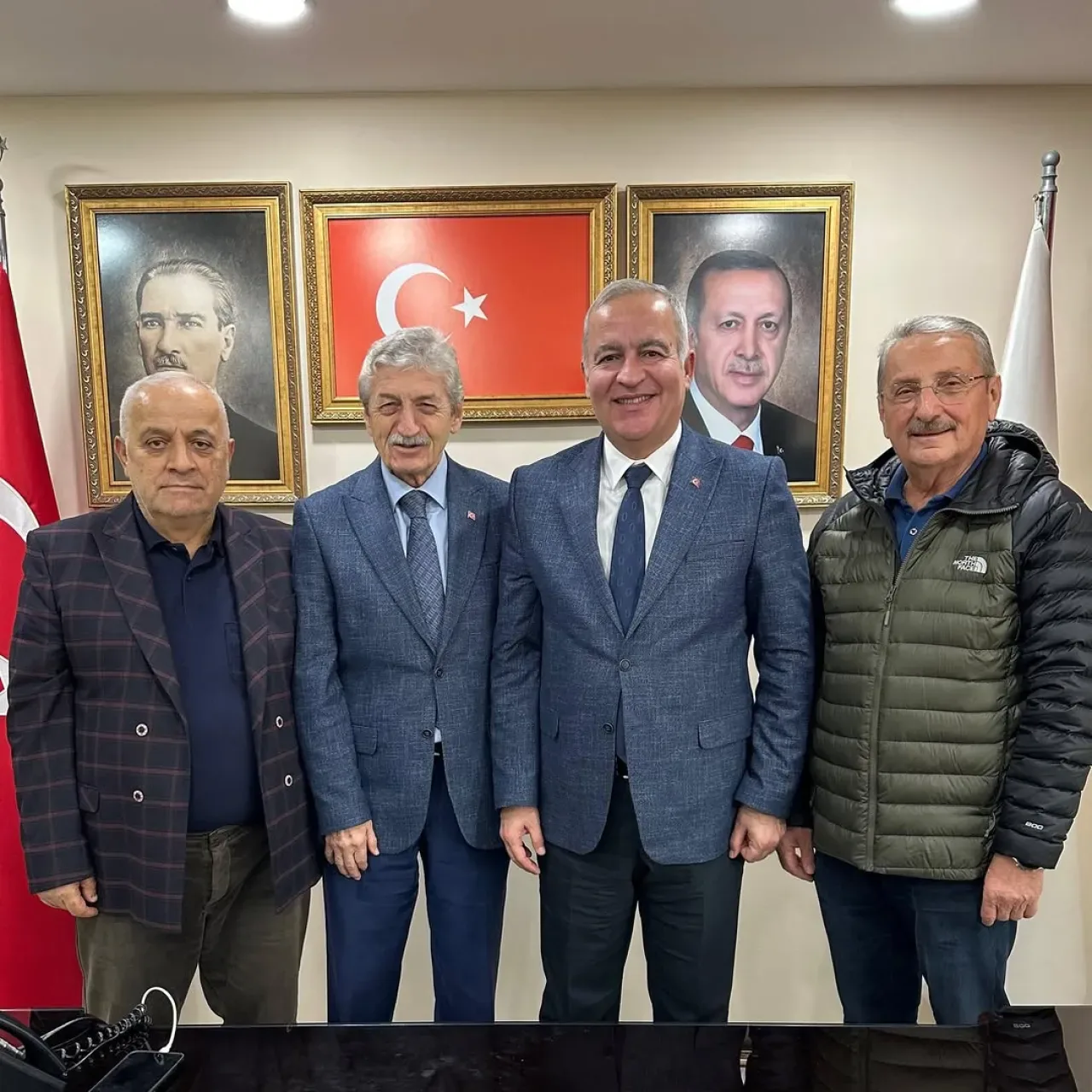 AK Parti Gaziosmanpaşa'da Sivil Toplum ve İş Dünyası Teması AK Parti Gaziosmanpaşa'da Sivil Toplum ve İş Dünyası Teması