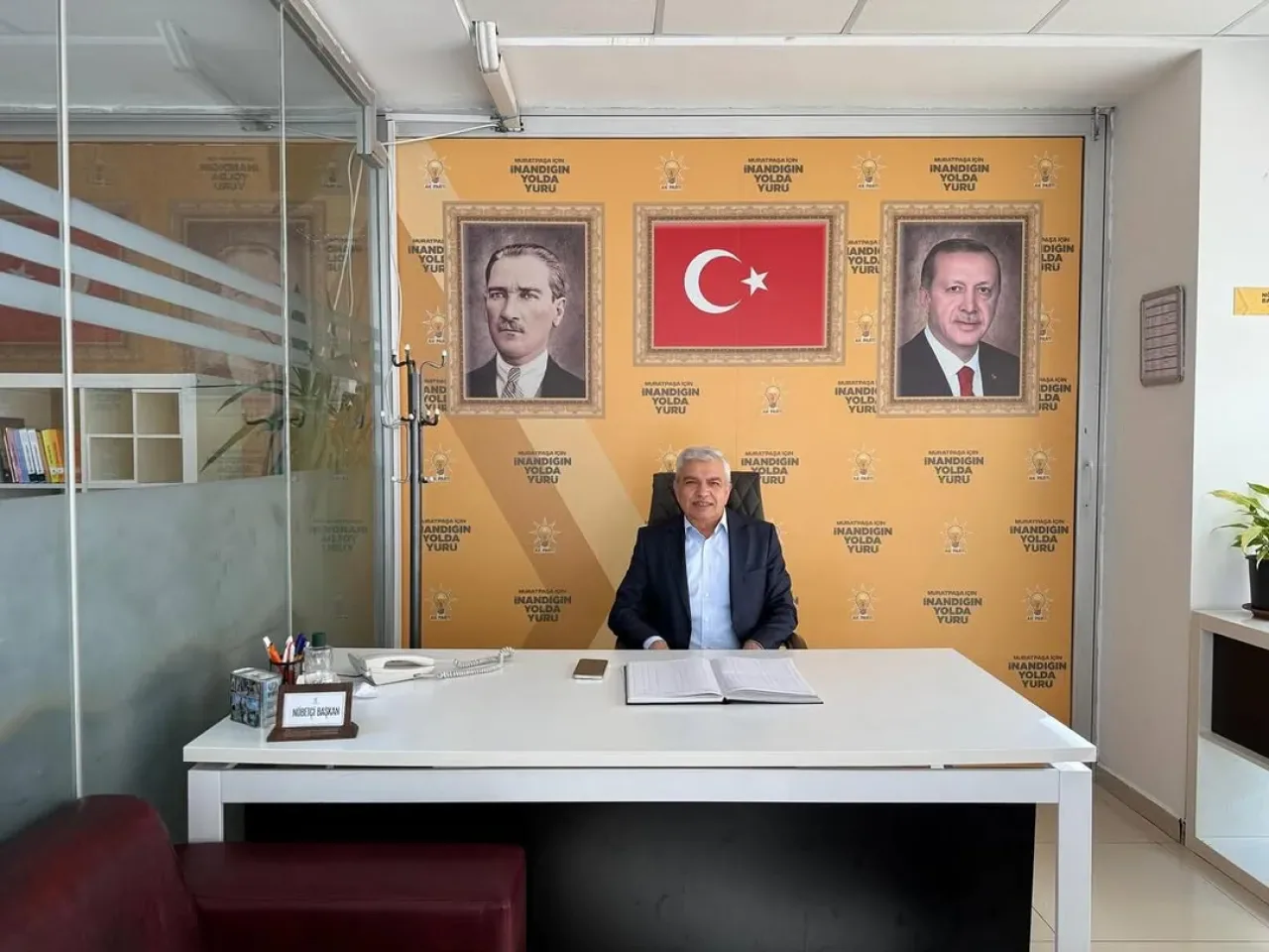 AK Parti Muratpaşa İlçe Başkanlığı'nda Nöbetçi Başkanlık Görevi Bünyamin Taçkın'a Devredildi AK Parti Muratpaşa İlçe Başkanlığı'nda Nöbetçi Başkanlık Görevi Bünyamin Taçkın'a Devredildi