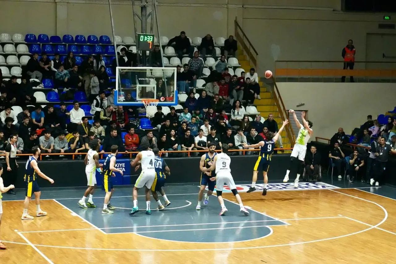 Balıkesir'de Gençlik ve Spor İl Müdürlüğü ile Ankaragücü'ne Başarı Temennisi Balıkesir'de Gençlik ve Spor İl Müdürlüğü ile Ankaragücü'ne Başarı Temennisi