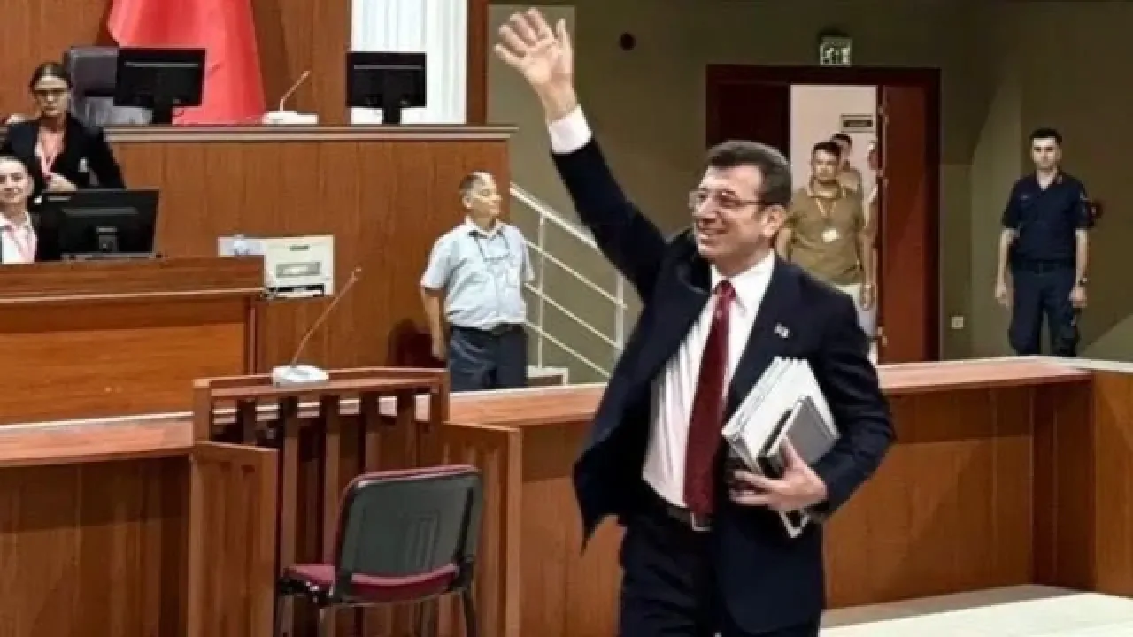 CHP'li Burhanettin Bulut'tan Sade Yaşam Vurgusu: "Millet'in Gönlündeki Saraydayım" CHP'li Burhanettin Bulut'tan Sade Yaşam Vurgusu: "Millet'in Gönlündeki Saraydayım"