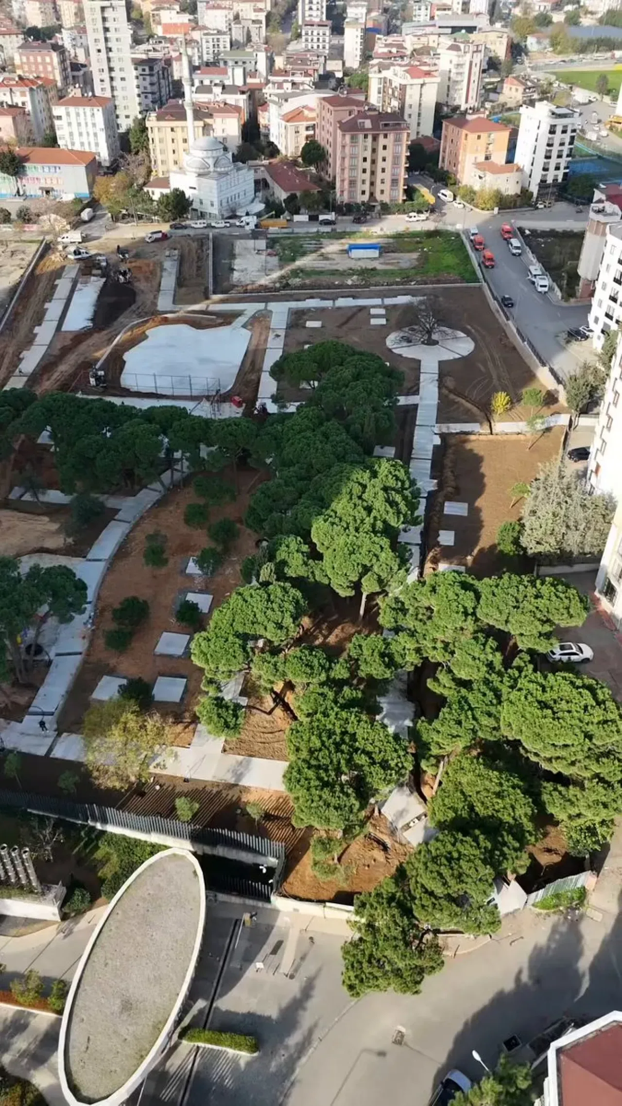 Kartal'da Çamlık ve Özgürlük Parkları ile 16.000 m² Yeni Yeşil Alan Kazanılıyor Kartal'da Çamlık ve Özgürlük Parkları ile 16.000 m² Yeni Yeşil Alan Kazanılıyor