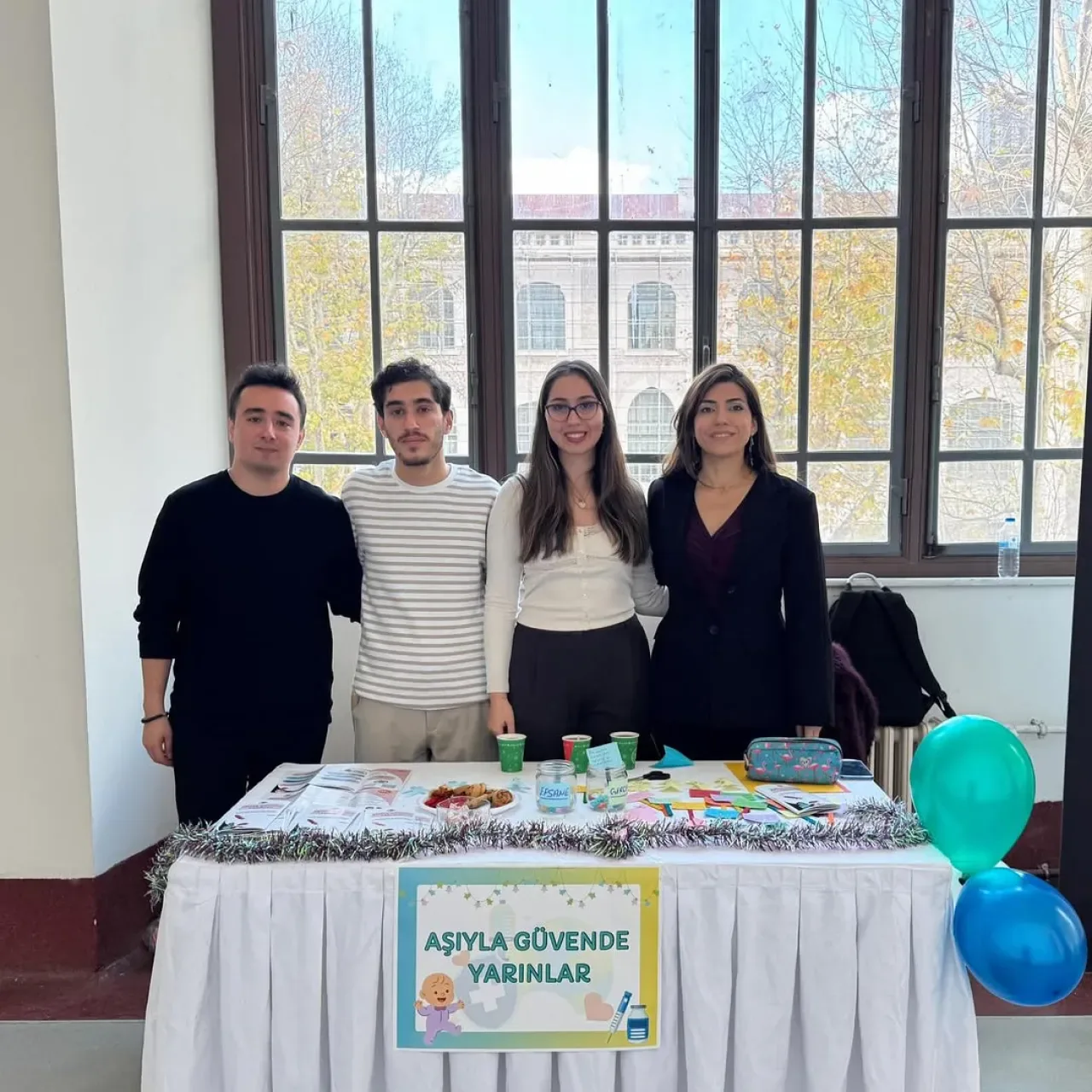 Hamidiye Diş Hekimliği Öğrencilerinden "Aşıyla Güvende Yarınlar" Projesi Hamidiye Diş Hekimliği Öğrencilerinden "Aşıyla Güvende Yarınlar" Projesi