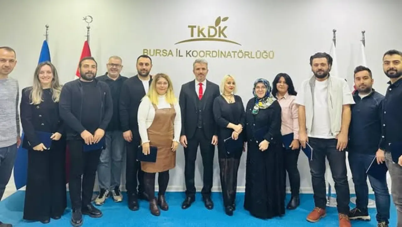 TKDK Bursa Personeline Taşınma Sürecindeki Özverileri İçin Teşekkür Plaketi TKDK Bursa Personeline Taşınma Sürecindeki Özverileri İçin Teşekkür Plaketi