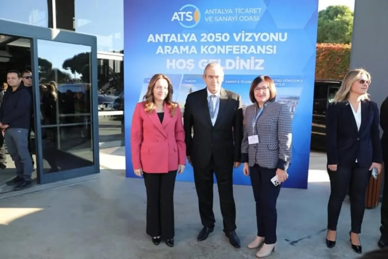 Antalya'nın 2050 Vizyonu Arama Konferansı Başladı: 25 Yıllık Stratejik Yol Haritası Belirleniyor Antalya'nın 2050 Vizyonu Arama Konferansı Başladı: 25 Yıllık Stratejik Yol Haritası Belirleniyor