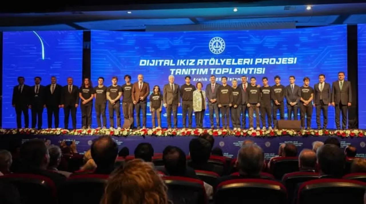 İstanbul'da Mesleki Eğitimde Dijital Dönüşüm: Dijital İkiz Atölyeleri Hayata Geçirildi İstanbul'da Mesleki Eğitimde Dijital Dönüşüm: Dijital İkiz Atölyeleri Hayata Geçirildi