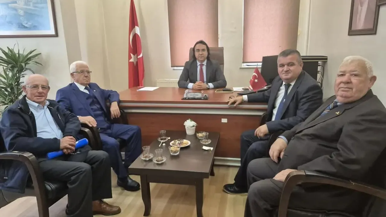 Çatalca İlçe Tarım ve Orman Müdürü Nuri Ertuğrul'a Görev Tebrikleri Çatalca İlçe Tarım ve Orman Müdürü Nuri Ertuğrul'a Görev Tebrikleri