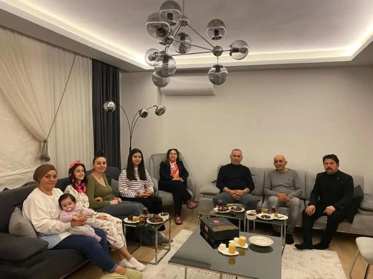 MHP Bahçelievler İlçe Teşkilatı, Vatandaş Ziyaretlerini Sürdürüyor MHP Bahçelievler İlçe Teşkilatı, Vatandaş Ziyaretlerini Sürdürüyor