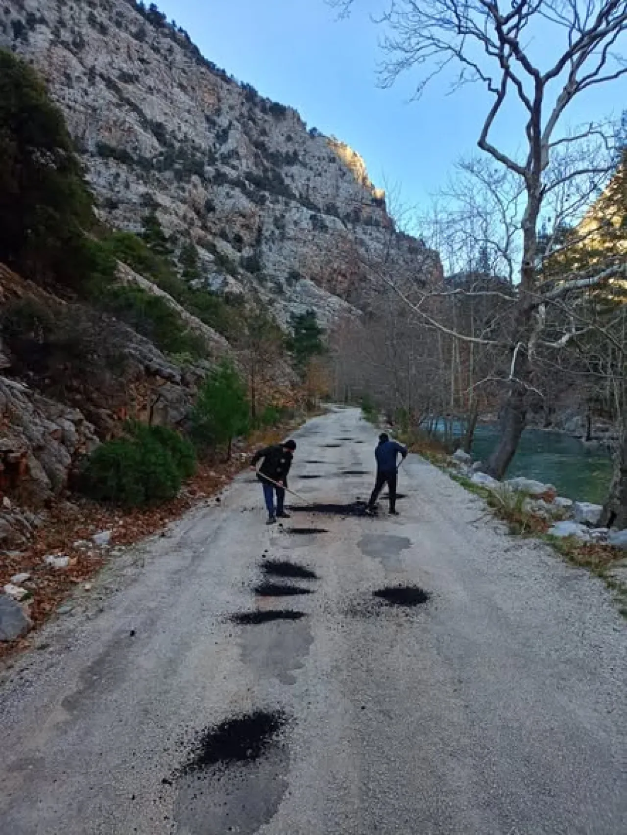 İbradı Belediyesi Üzümdere Güzergahında Yol Bakım Çalışmalarını Tamamladı İbradı Belediyesi Üzümdere Güzergahında Yol Bakım Çalışmalarını Tamamladı