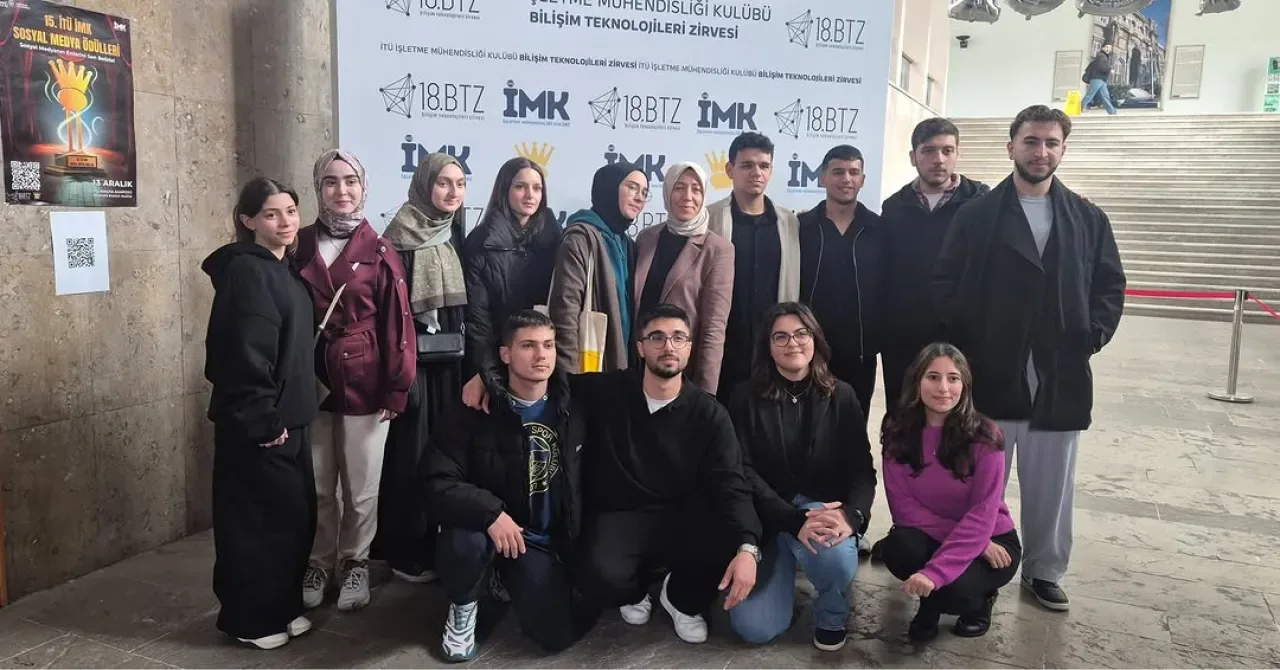 Ataşehir Adıgüzel MYO Öğrencileri Bilişim Teknolojileri Zirvesi'nde Sektörle Buluştu Ataşehir Adıgüzel MYO Öğrencileri Bilişim Teknolojileri Zirvesi'nde Sektörle Buluştu