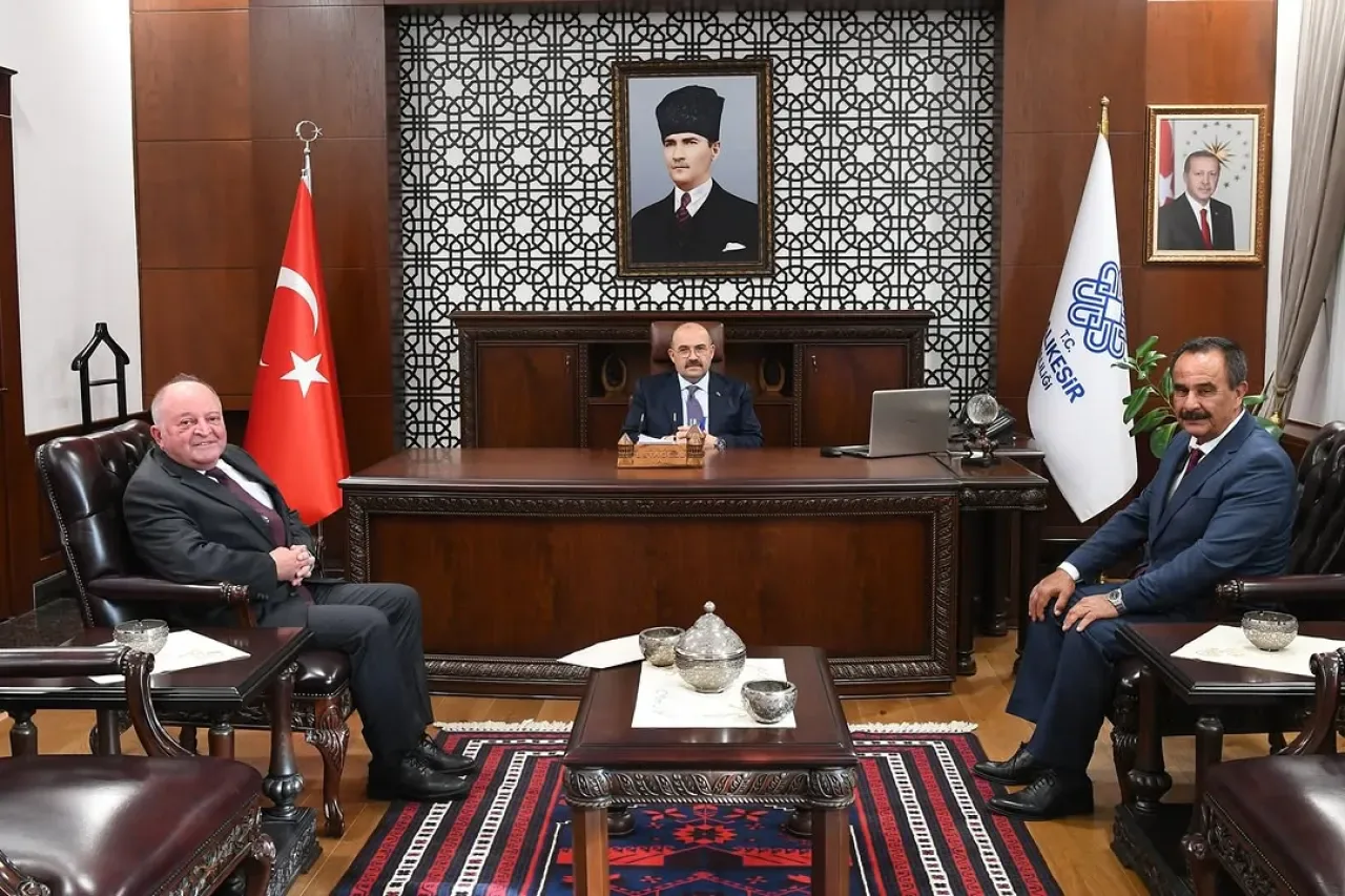 Artur Yetkilileri Balıkesir Valisi İsmail Ustaoğlu'nu Ziyaret Etti Artur Yetkilileri Balıkesir Valisi İsmail Ustaoğlu'nu Ziyaret Etti