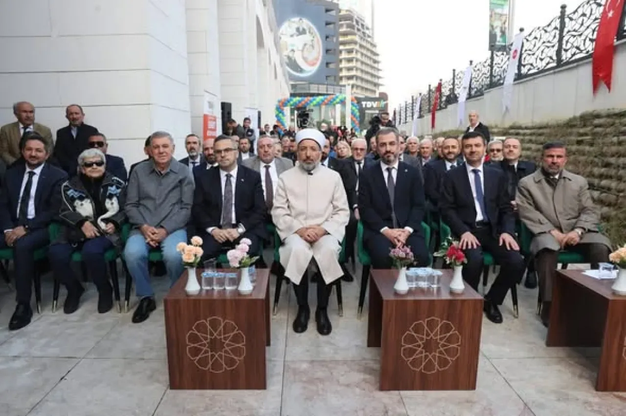 Barbaros Hayreddin Paşa Camii'nde 4-6 Yaş Kur'an Kursu ve Kitap Kahve Açıldı Barbaros Hayreddin Paşa Camii'nde 4-6 Yaş Kur'an Kursu ve Kitap Kahve Açıldı