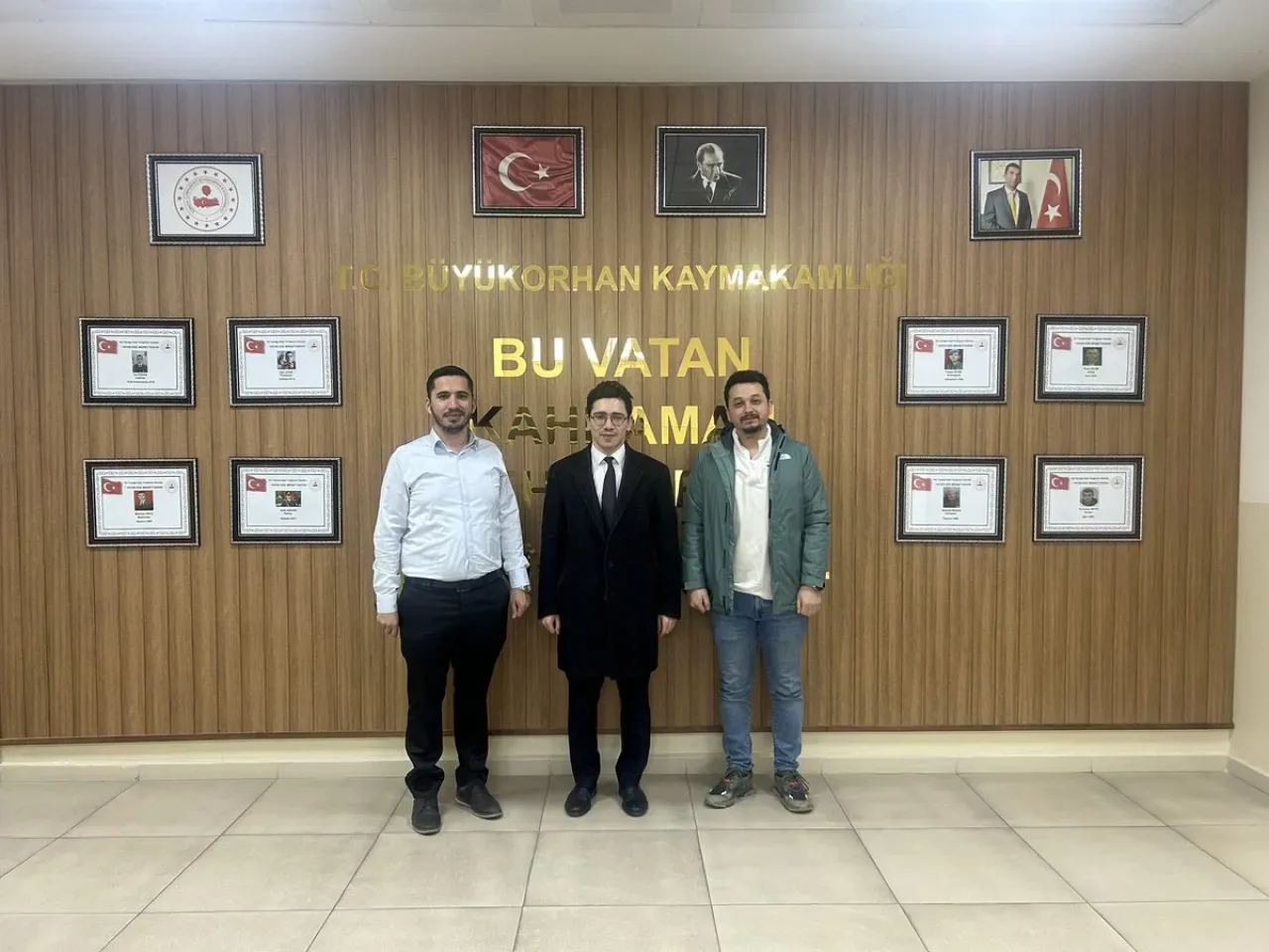 Büyükorhan Kaymakamı Sakızcı, İş İnsanlarını Makamında Kabul Etti Büyükorhan Kaymakamı Sakızcı, İş İnsanlarını Makamında Kabul Etti