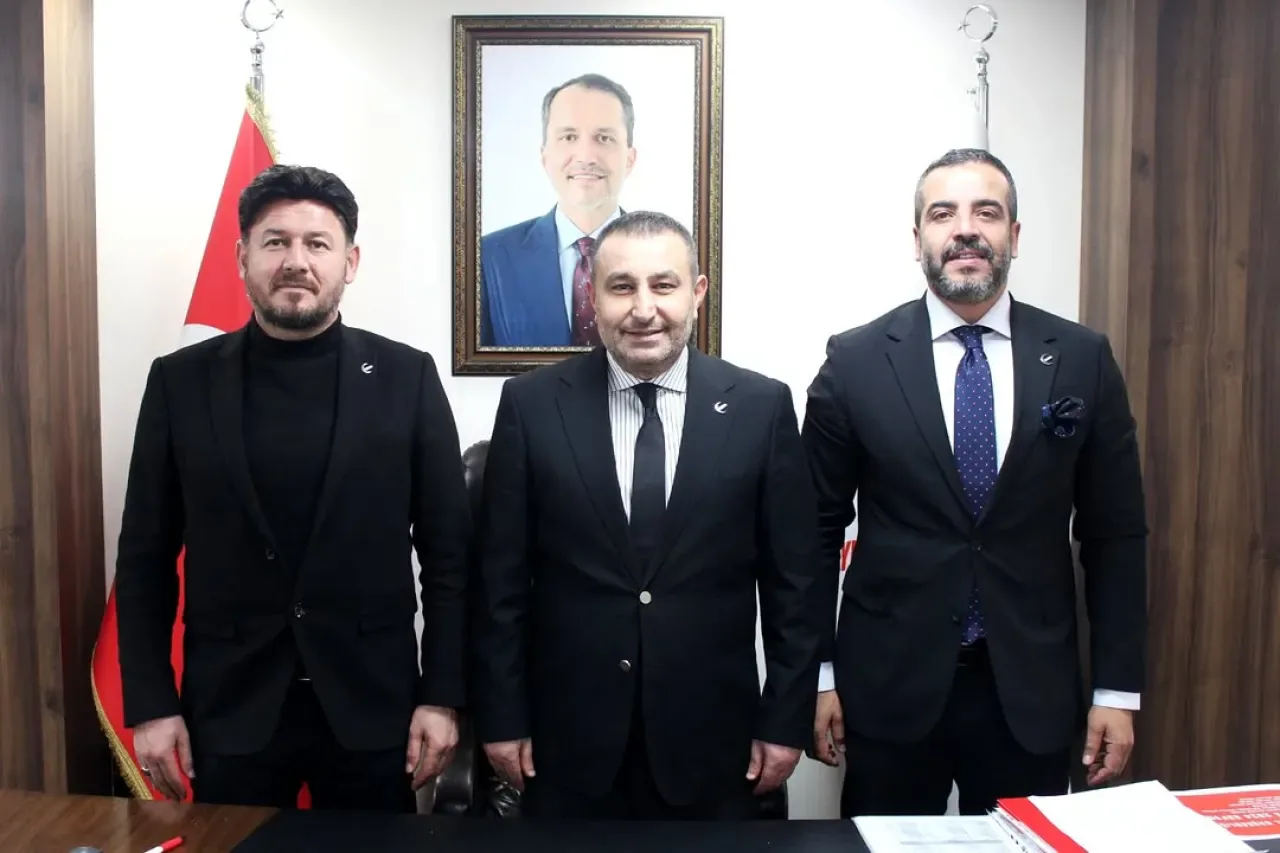 Yeniden Refah Partisi İstanbul'da Teşkilat Ziyareti Gerçekleştirdi Yeniden Refah Partisi İstanbul'da Teşkilat Ziyareti Gerçekleştirdi