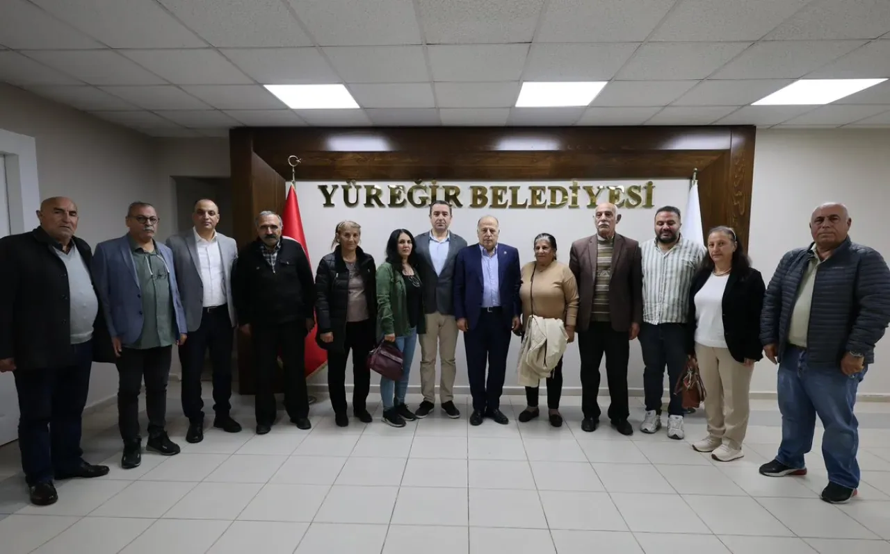 Adana Yüreğir Belediye Başkanı Ali Demirçalı, Adana Dersimliler Derneği'ni Ziyaret Etti Adana Yüreğir Belediye Başkanı Ali Demirçalı, Adana Dersimliler Derneği'ni Ziyaret Etti
