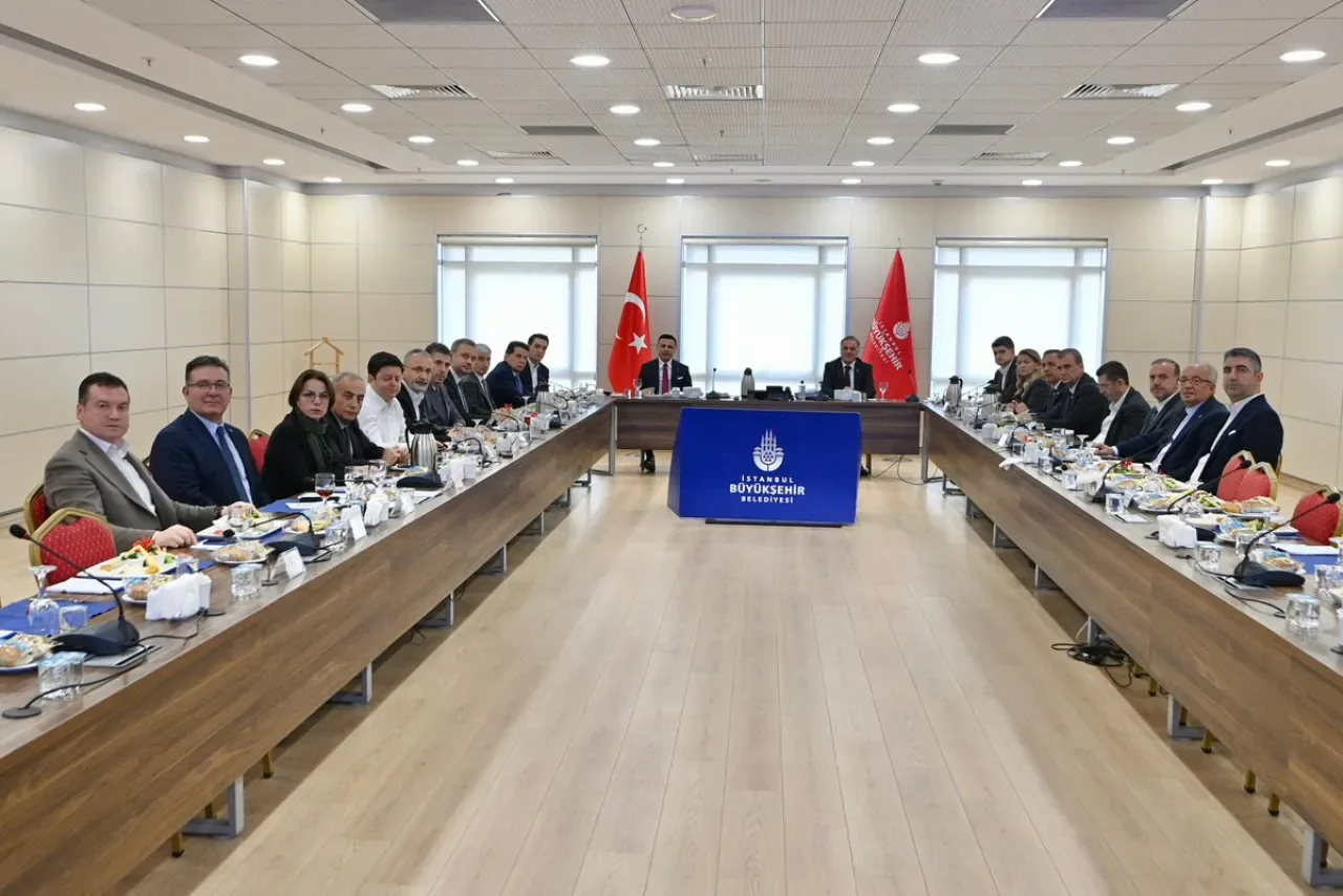 Sarıyer Belediye Başkanı Aksu, İlçe Belediye Başkanları Toplantısı'nı Gerçekleştirdi Sarıyer Belediye Başkanı Aksu, İlçe Belediye Başkanları Toplantısı'nı Gerçekleştirdi