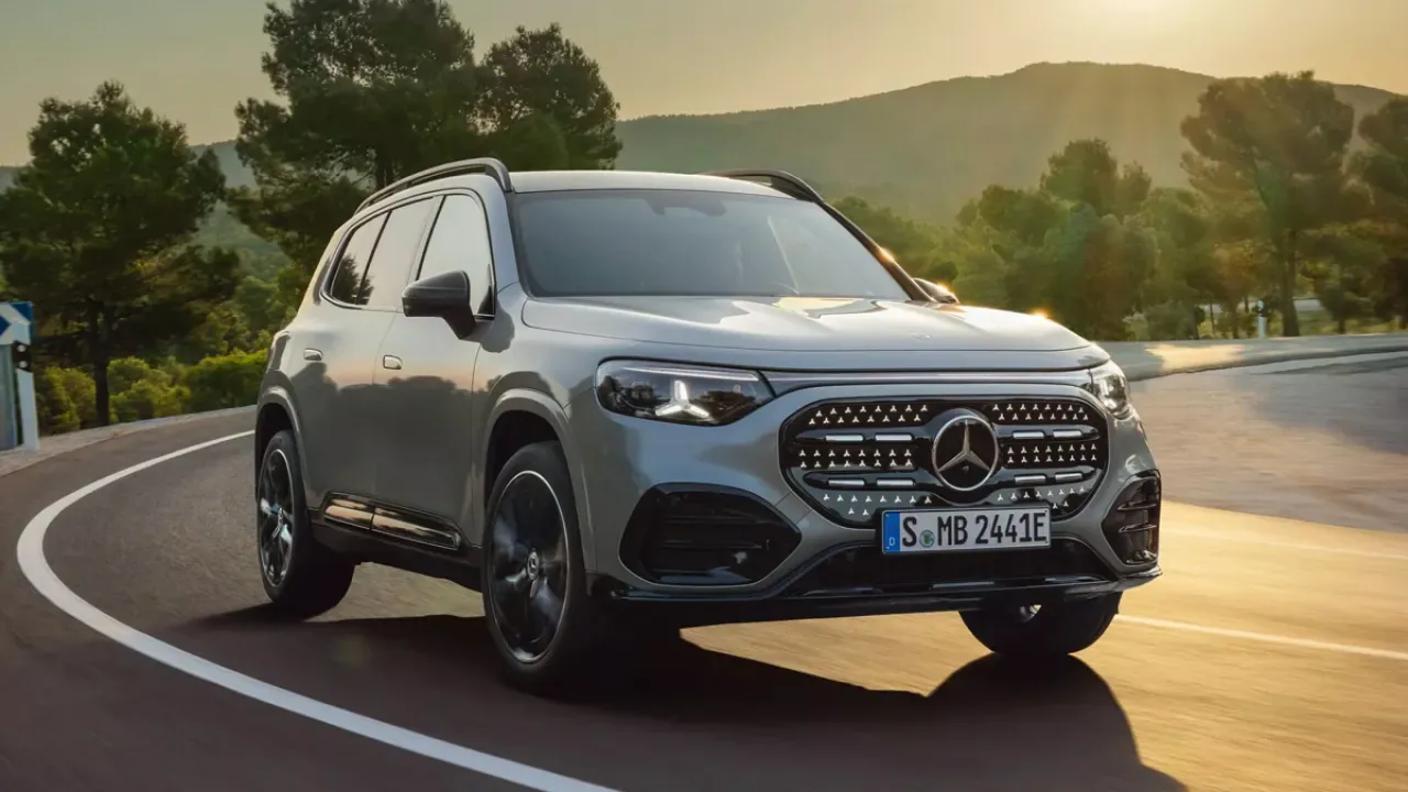 Mercedes-Benz Yeni Elektrikli GLB Modelini Tanıttı Mercedes-Benz Yeni Elektrikli GLB Modelini Tanıttı