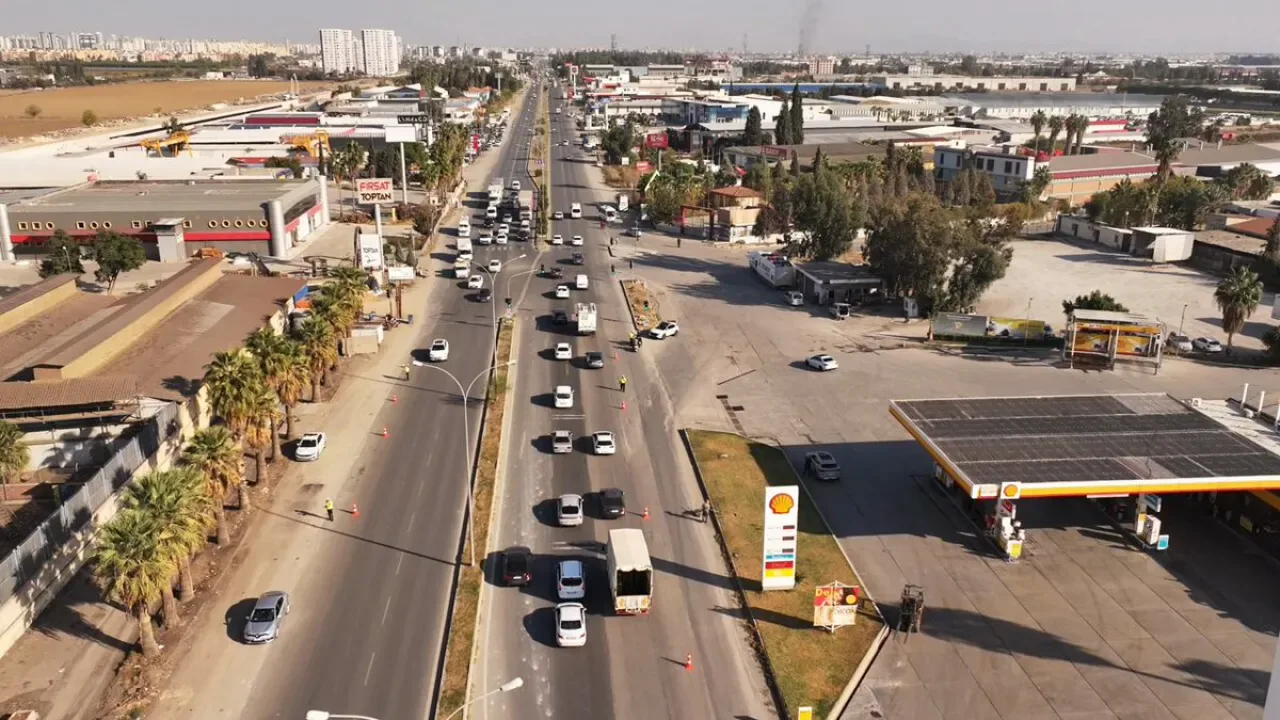 Adana'da Motosiklet Kazalarını Önleme ve Güvenli Sürüş Denetimleri Sürüyor Adana'da Motosiklet Kazalarını Önleme ve Güvenli Sürüş Denetimleri Sürüyor